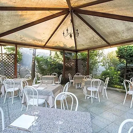Отель Giardino 2*