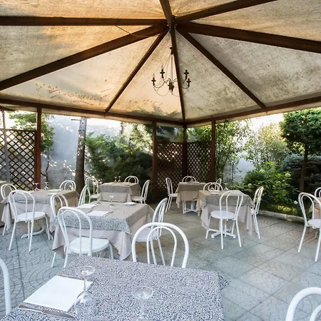 Giardino Отель